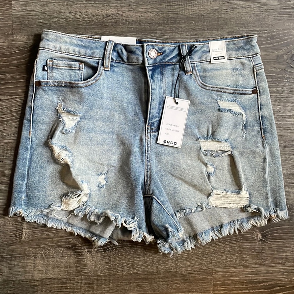 Judy Blue distressed shorts